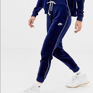 NIKE velvet joggers / sweatpants